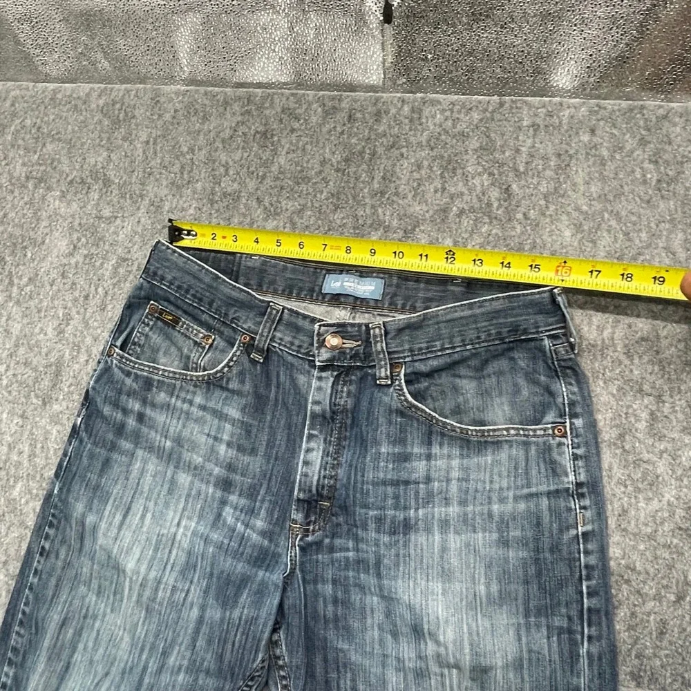 Lee Premium Jeans Mens 34x32 Classic Fit Straight Leg Medium Blue Denim